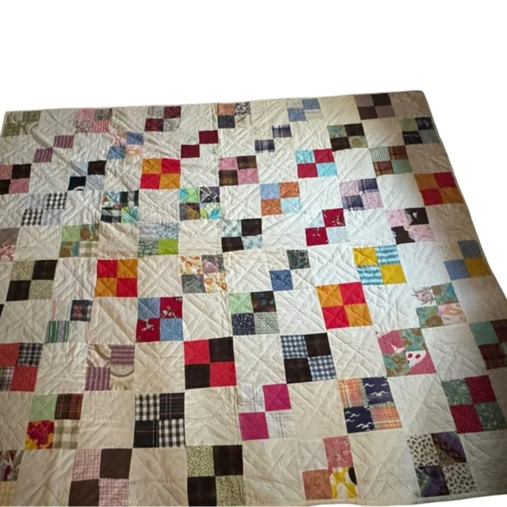 VTG handcrafted patchwork quilt 72.5 x 85‎ multicolored